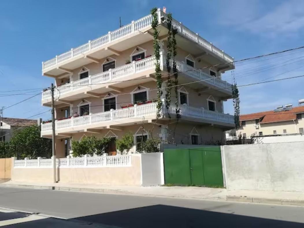 Vila Lika Durres Bagian luar foto